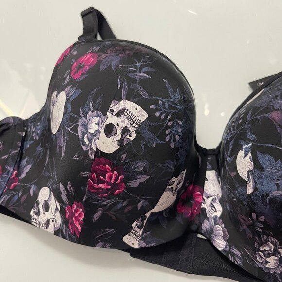 Torrid Womens NWT Black Skull Smooth Lined Full Coverage Balconette Bra Sz 42G - Picture 6 of 8
